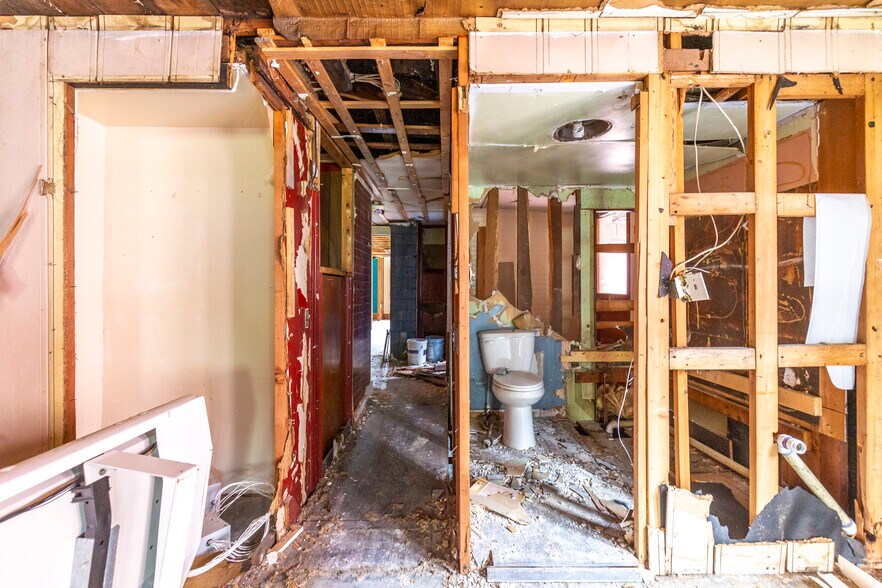 More Photos Of 23 E Main St, Hancock Restaurant For Sale