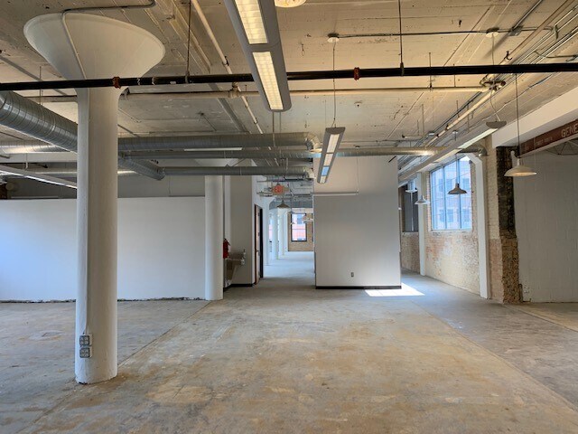 More Photos Of 501-509 S Washington Ave, Minneapolis Health Club For Lease