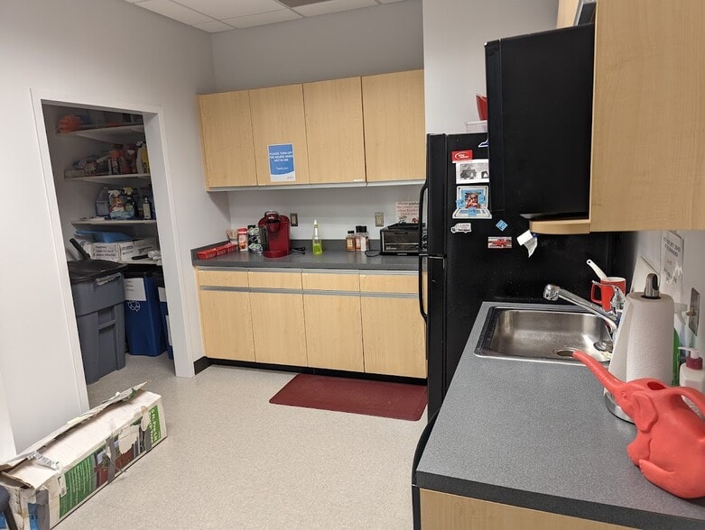 More Photos Of 46179 Westlake Dr, Sterling Office For Sale