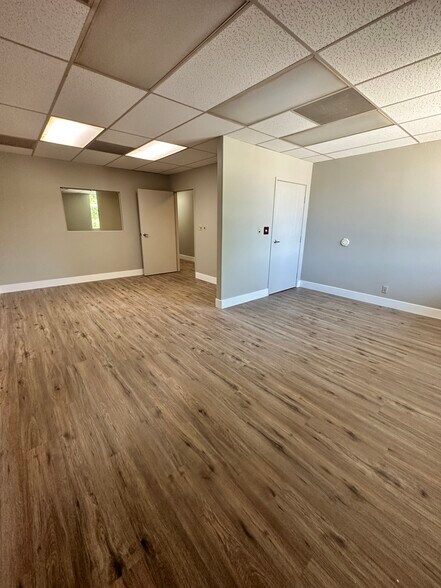 More Photos Of 1633 Erringer Rd, Simi Valley Medical For Lease