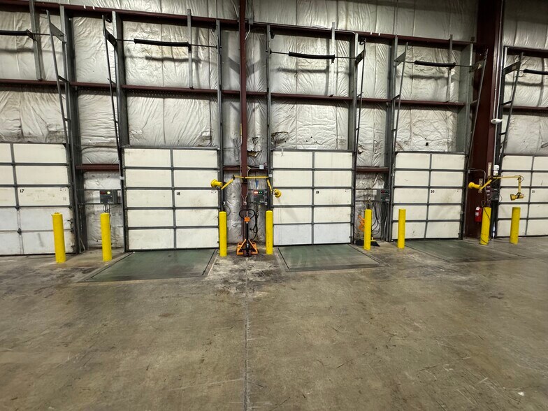 More Photos Of 4555 Lyman Dr, Hilliard Manufacturing For Lease