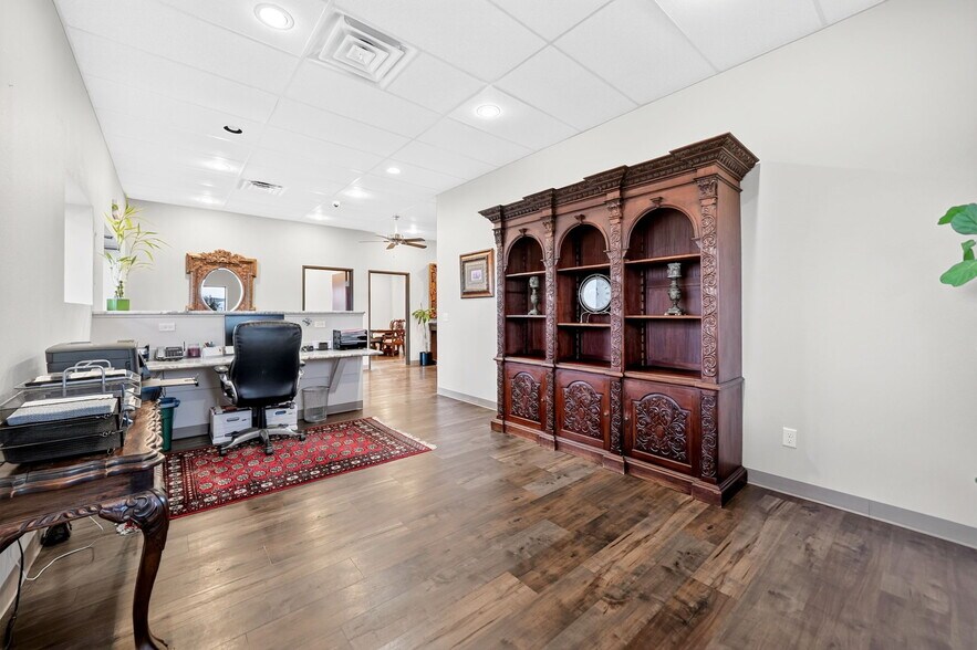 More Photos Of 4612 County Road 2200, Greenville Showroom For Sale