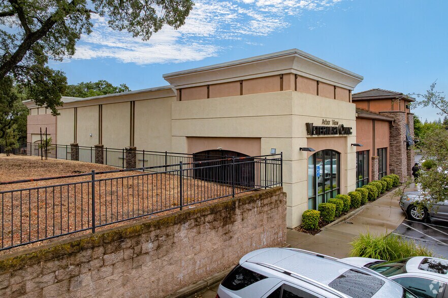 More Photos Of 7441 Foothills Blvd, Roseville Freestanding For Lease