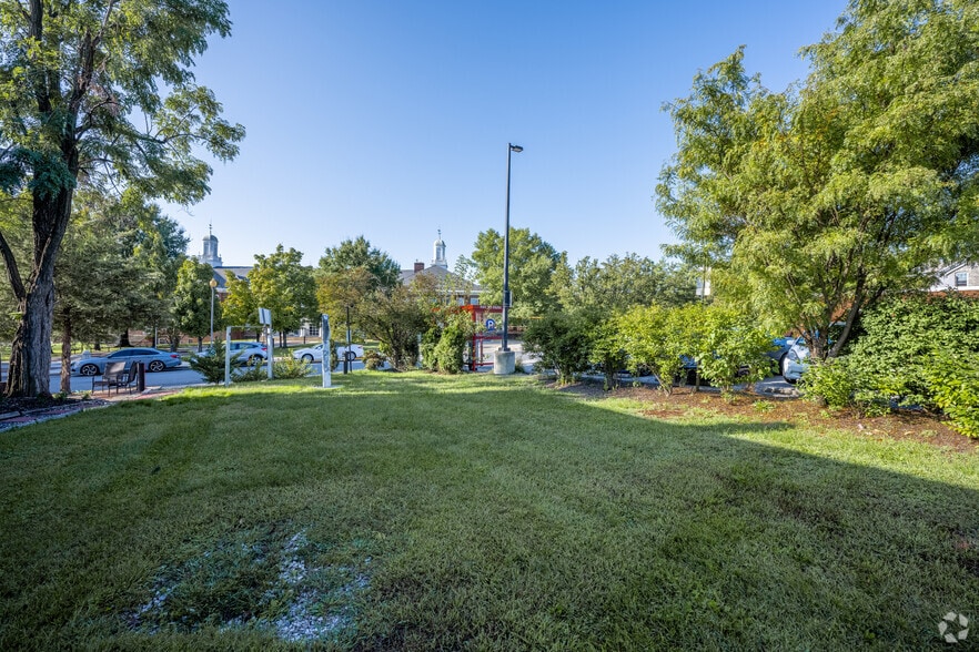 More Photos Of 4328 Farragut St, Hyattsville Loft Creative Space For Sale