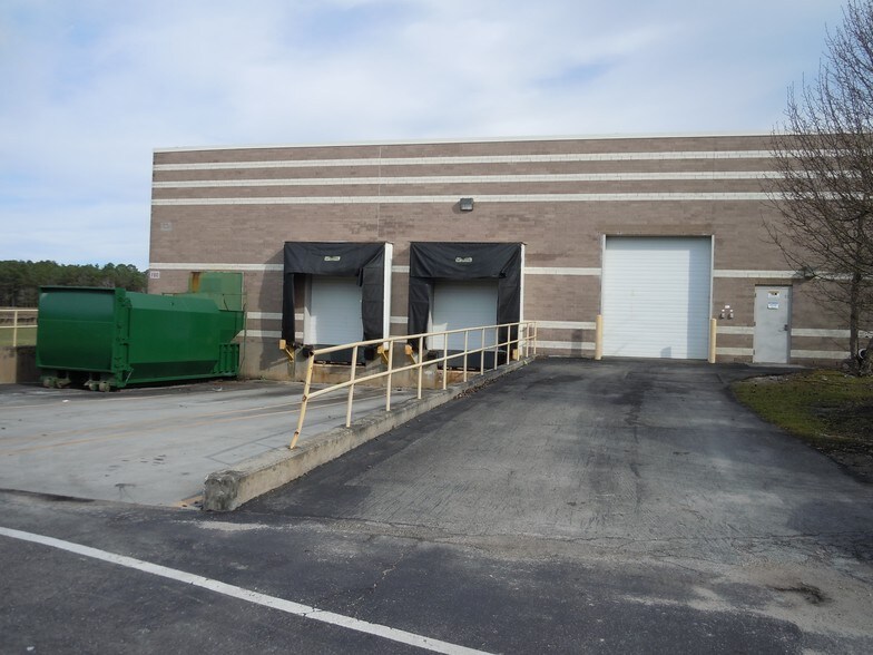 More Photos Of 3200 Corporate Dr, Wilmington Light Manufacturing For Lease