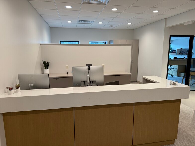 More Photos Of 201 W Wisconsin Ave, Neenah Apartments For Lease