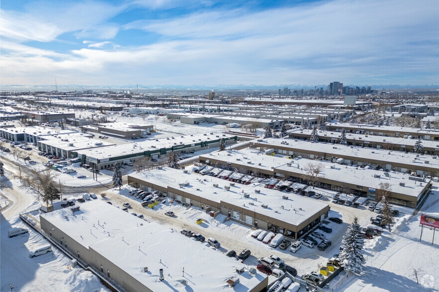 More Photos Of 3320 14th Ave NE, Calgary Warehouse For Lease