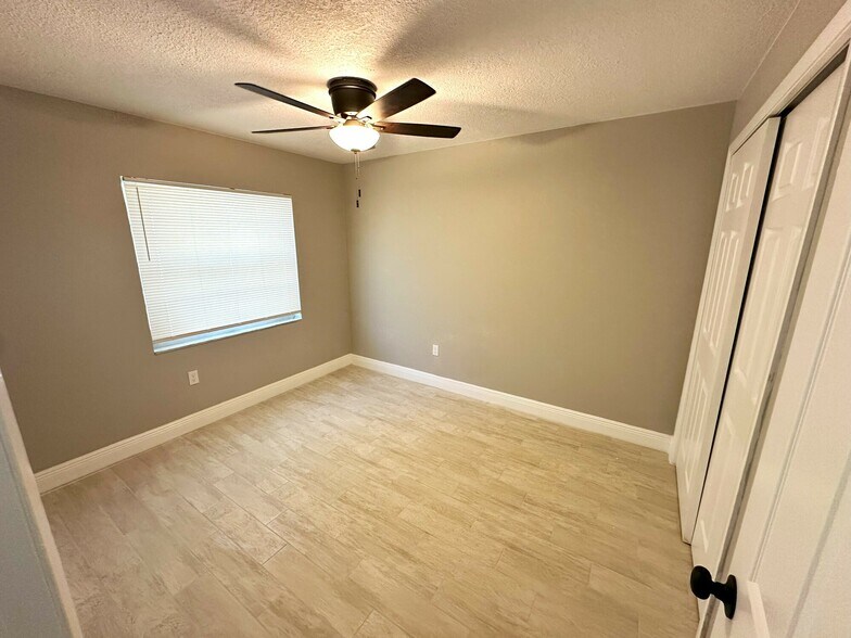 More Photos Of 7309 N Hutton pl, Tampa Apartments For Sale