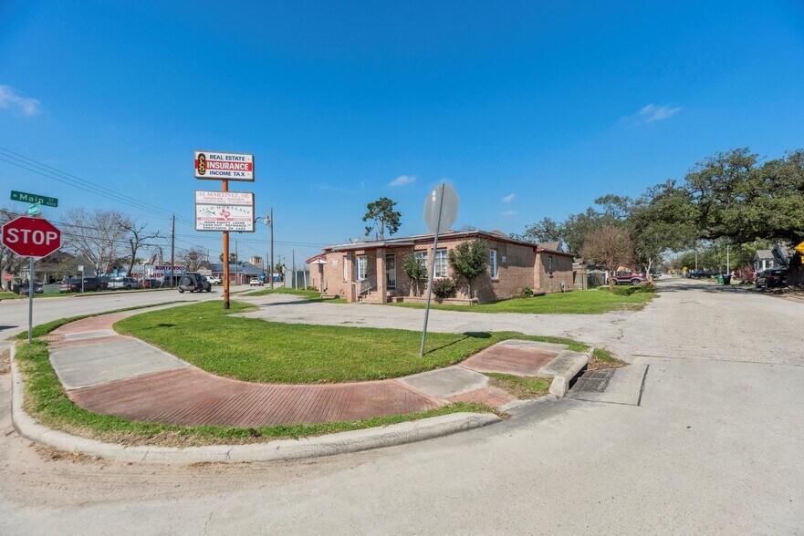 More Photos Of 4110 N Main St, Houston Loft Creative Space For Sale