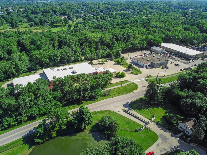 More Photos Of 1225 E Washington St, Joliet Flex For Sale