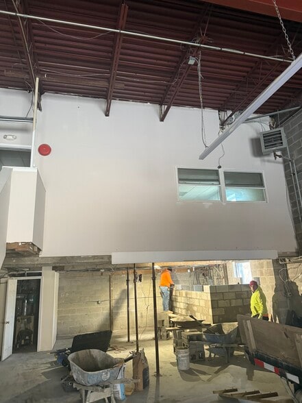 More Photos Of 69 Horseblock Rd, Centereach Service For Lease