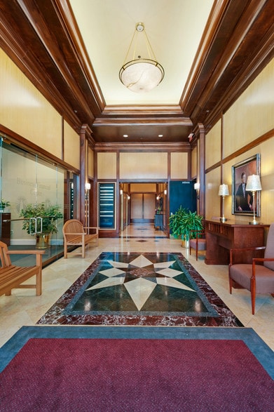 More Photos Of 1022 W 23rd St, Panama City Office Residential For Lease