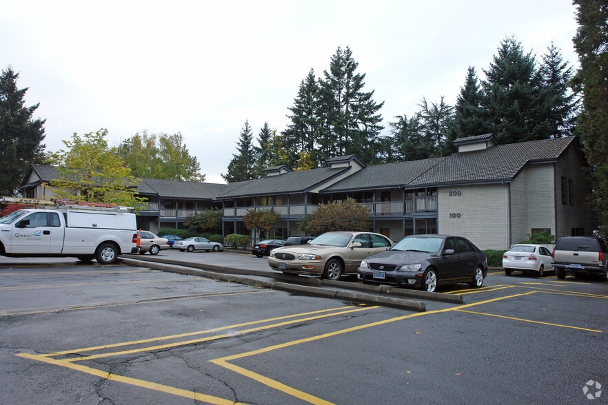 More Photos Of 8835 SW Canyon Ln, Portland Unknown For Lease