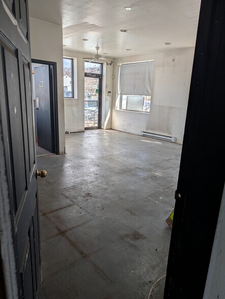 More Photos Of 57 Plainfield Ave, Bedford Hills Warehouse For Lease