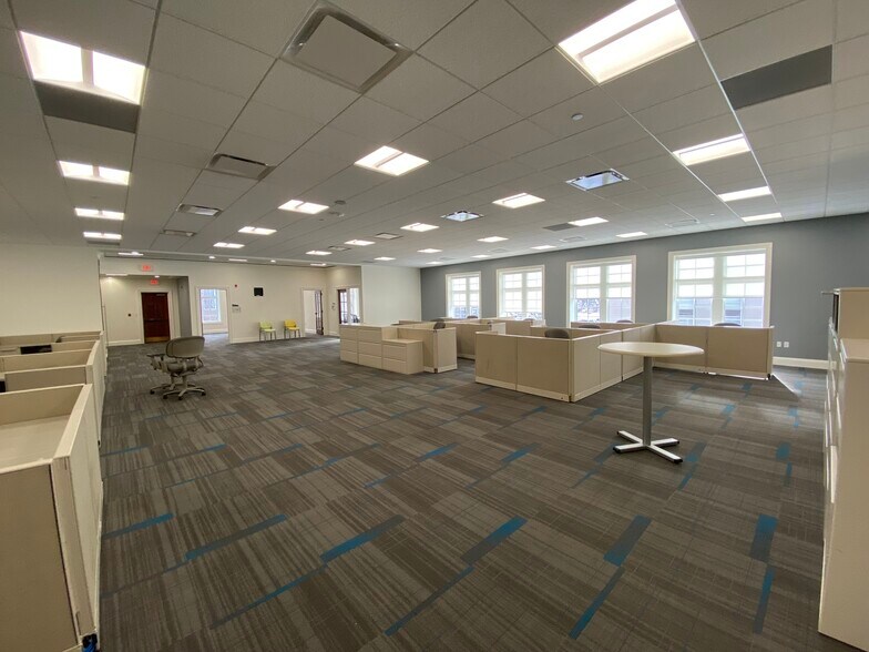 More Photos Of 130 S Union St, Traverse City Office For Lease