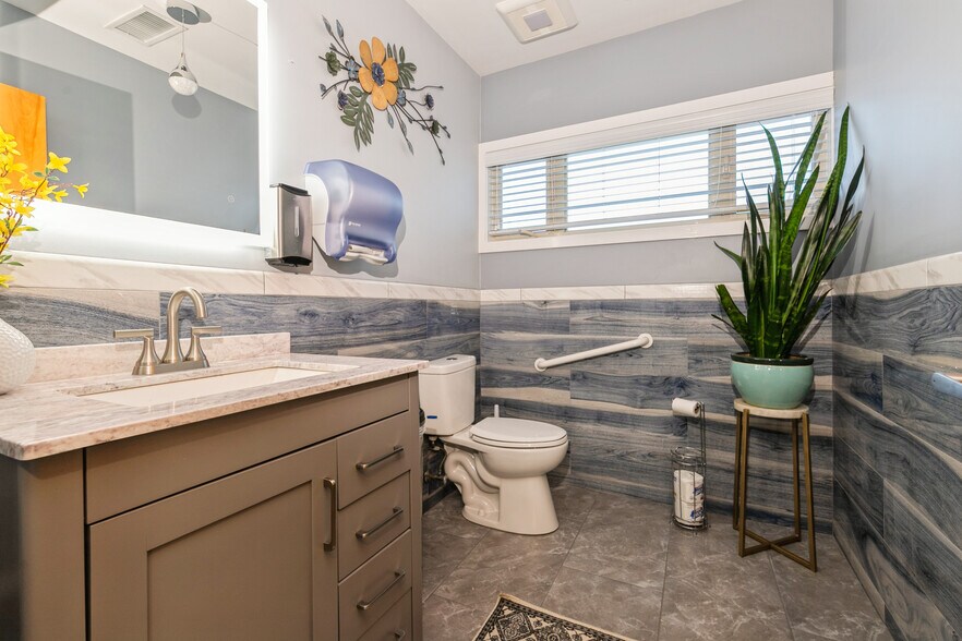 More Photos Of 1420 Montauk Hwy, Oakdale Medical For Lease