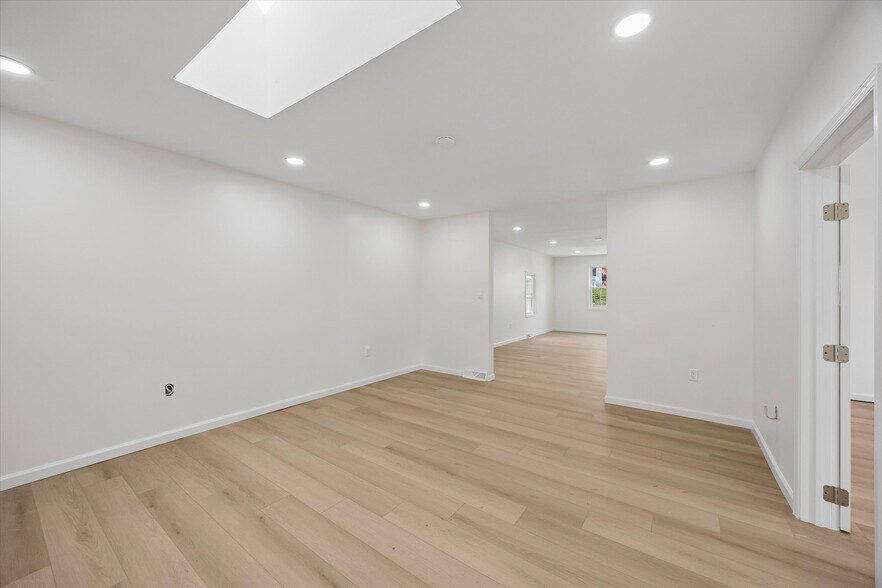 More Photos Of 102 Bristol Oxford Valley Rd, Langhorne Specialty For Lease