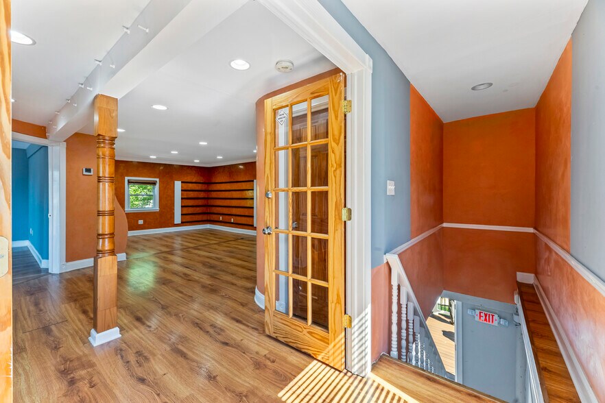 More Photos Of 5 John St, Old Bridge Marina For Sale