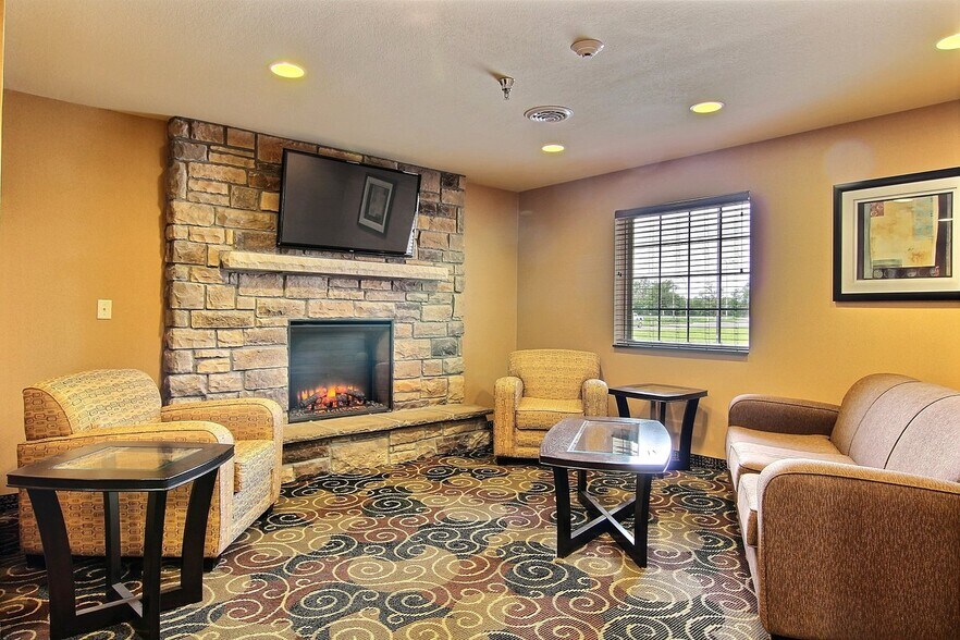 More Photos Of 2304 Sahlstrom Dr, Crookston Hotel For Sale