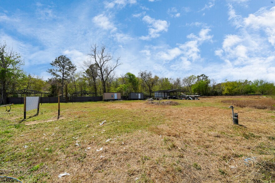 More Photos Of 11921 Veterans Memorial Dr, Houston Land For Sale