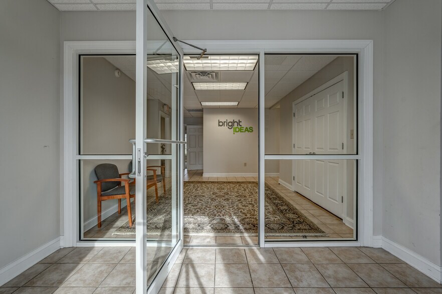 More Photos Of 95 Zion Station Ct, Troy Flex For Sale