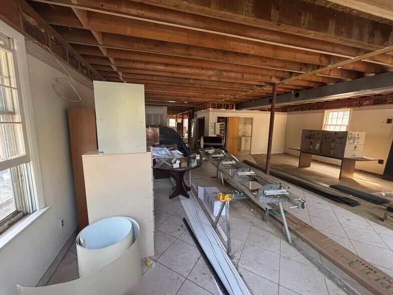 More Photos Of 510 S Burnt Mill Rd, Voorhees Office For Lease