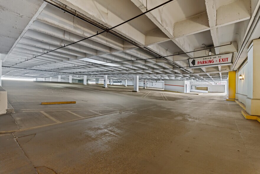 More Photos Of 301 E Yakima Ave, Yakima Office For Sale