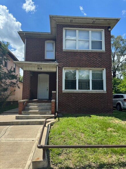 More Photos Of 816 Pennsylvania St, Gary Apartments For Sale