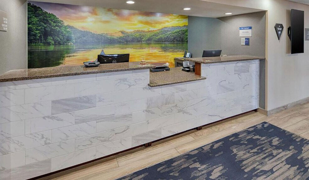 More Photos Of 1030 State Road 229, Batesville Hotel For Sale