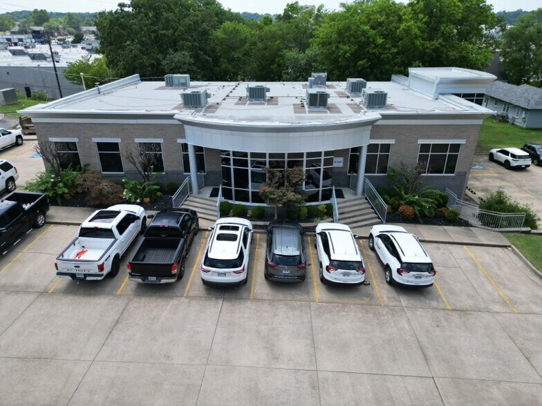 More Photos Of 5704 Euper Ln, Fort Smith Loft Creative Space For Sale