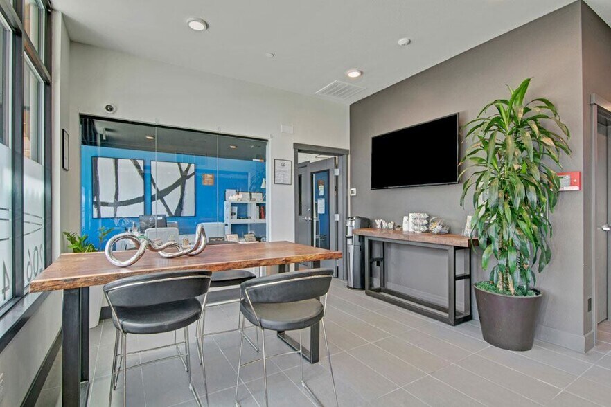More Photos Of 1516 NW 51st St, Seattle Apartments For Sale