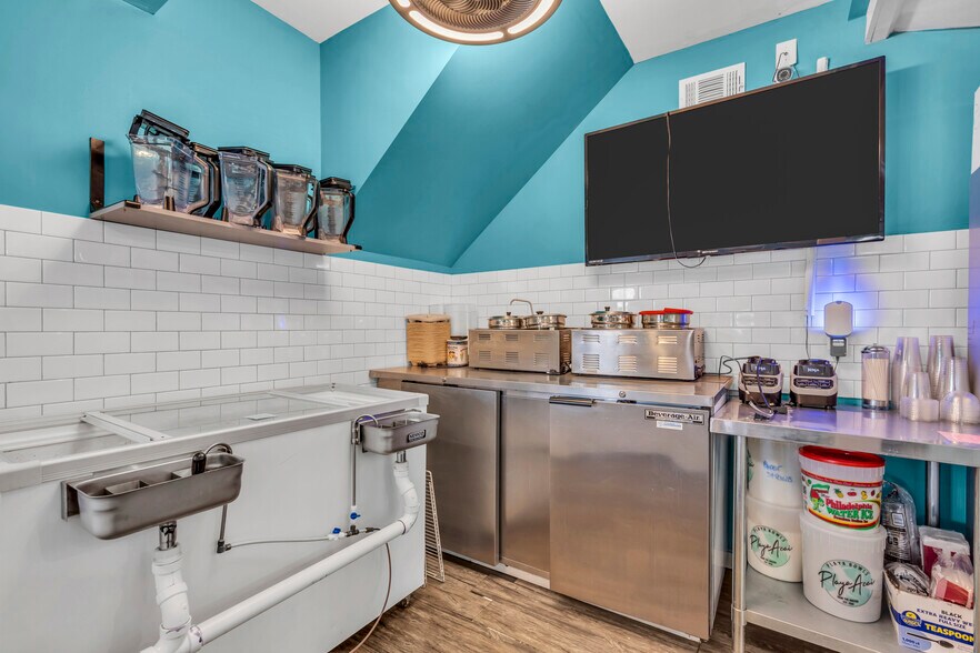 More Photos Of 59 N Main St, Manahawkin Freestanding For Sale