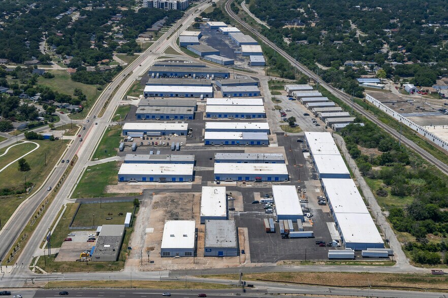 More Photos Of 5721 E Rosedale St, Fort Worth Unknown For Lease