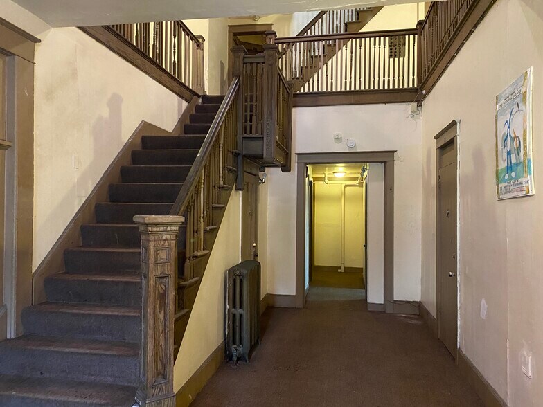 More Photos Of 38 S Main Ave, Albany Multifamily For Sale
