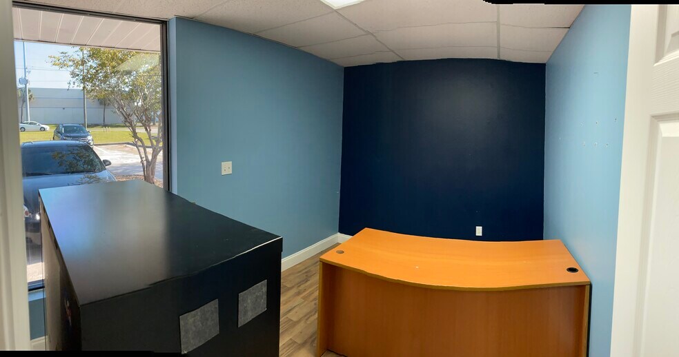 More Photos Of 9621-9647 Palm River Rd, Tampa Unknown For Lease