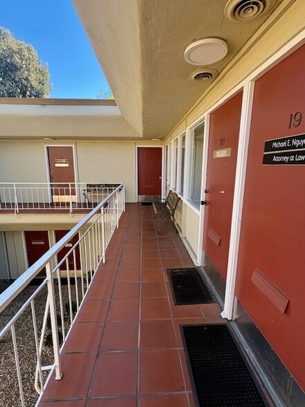 More Photos Of 415 Cambridge Ave, Palo Alto Medical For Lease