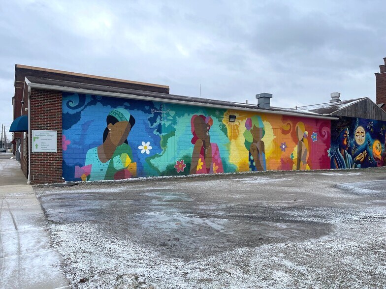 More Photos Of 321 Cherry Ave NE, Canton Storefront Retail Office For Sale