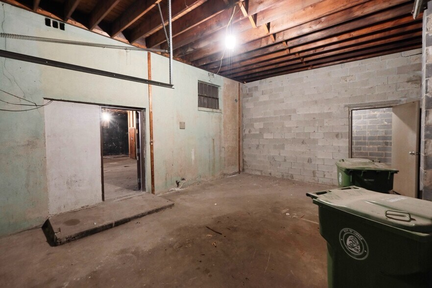 More Photos Of 1238 E Saint Georges Ave, Linden Freestanding For Sale