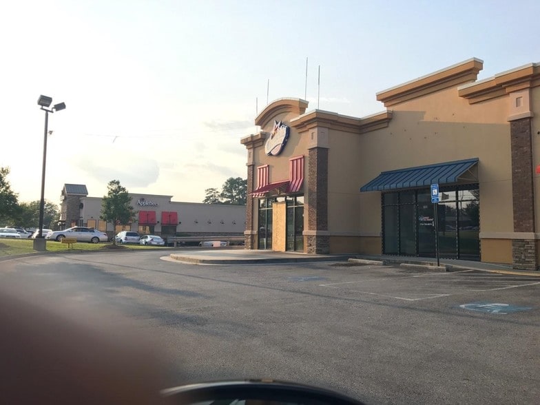 More Photos Of 570 Thornton Rd, Lithia Springs Freestanding For Lease