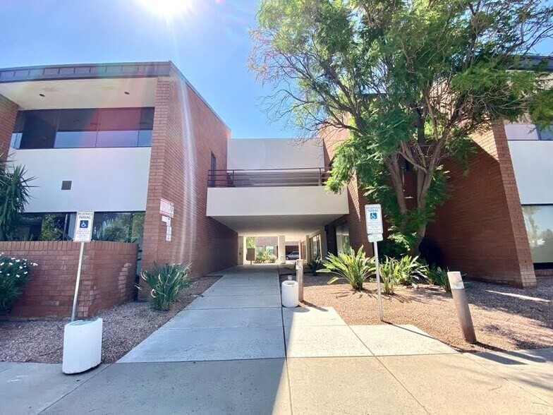 More Photos Of 7550 N 19th Ave, Phoenix Medical For Lease