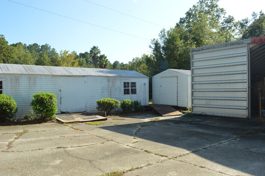 More Photos Of 165 Porsche Ln, Crawfordville Warehouse For Sale
