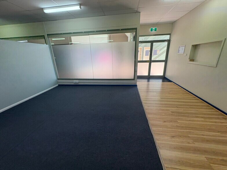 More Photos Of 158 Auburn St, Goulburn Office For Lease