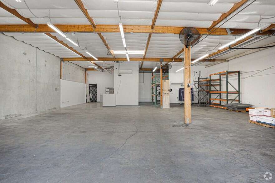 More Photos Of 2862 Walnut Ave, Tustin Flex For Lease