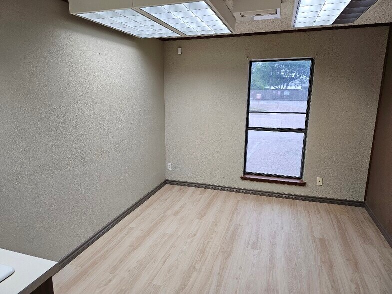 More Photos Of 2651 Texas Dr, Irving Medical For Lease
