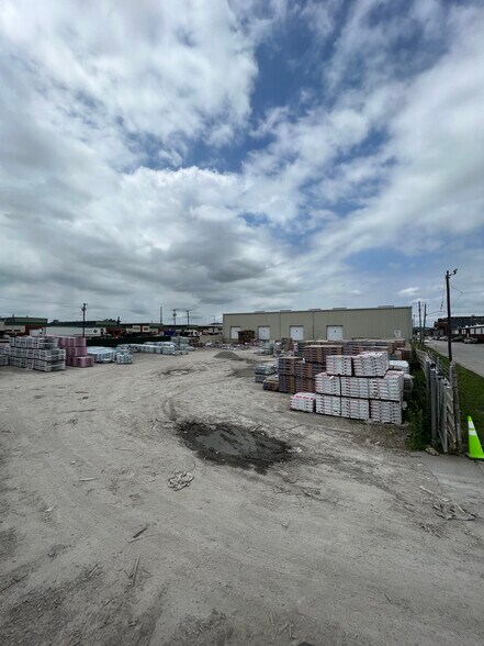More Photos Of 1437 Gentry St, Kansas City Land For Lease