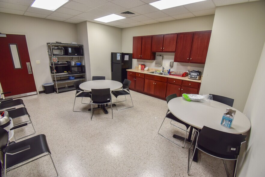 More Photos Of 1434 22nd Ave, Tuscaloosa Office For Sale