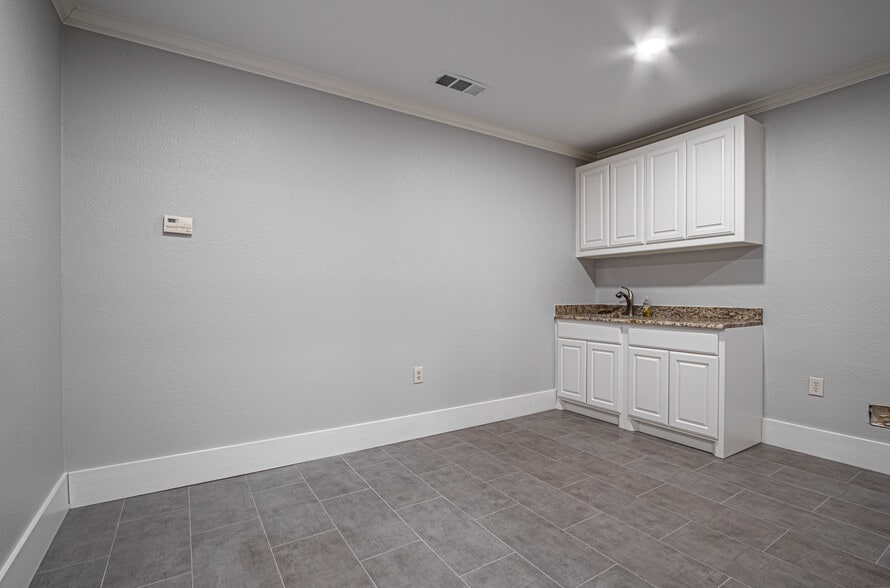 More Photos Of 2250 Pool Rd, Grapevine Office Residential For Sale