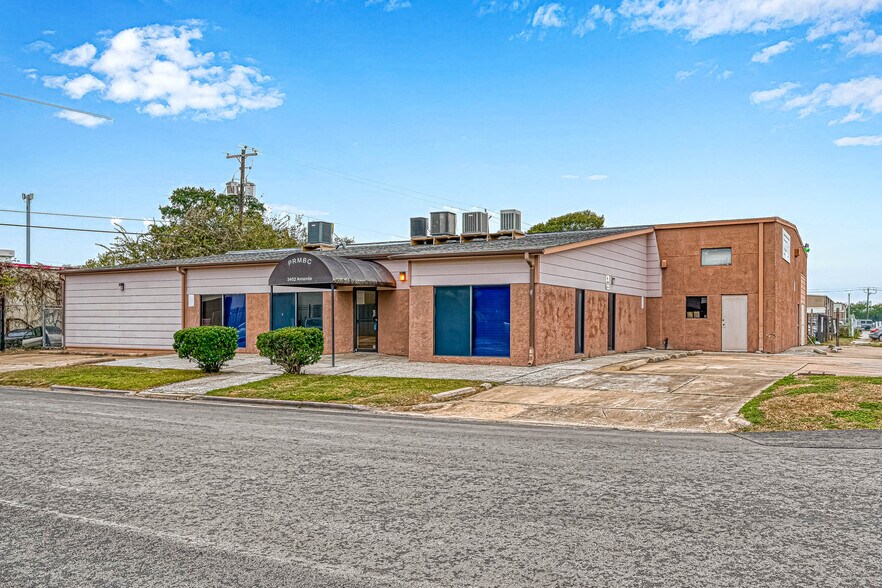 More Photos Of 3402 Amanda Ln, Houston Flex For Sale