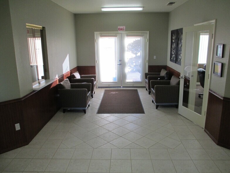 More Photos Of 1287 Furneaux Rd, Olivehurst Office For Lease