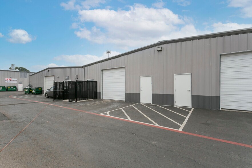 More Photos Of 798 NW Dunbar Ave, Troutdale Unknown For Lease